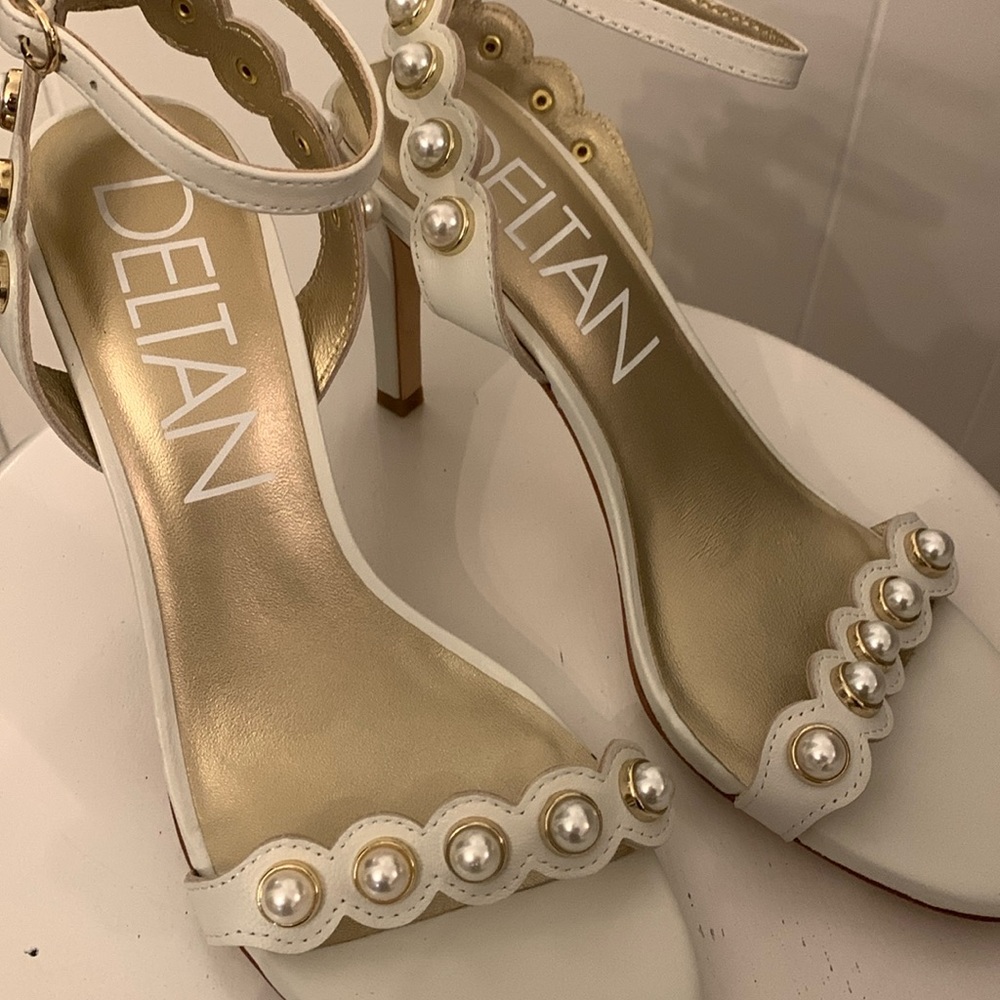 Deltan Pearl Embellished Heeled Sandals Size 8.5 M